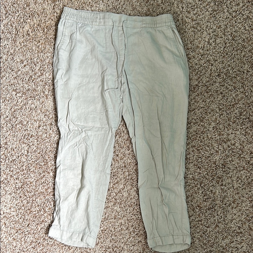 Old Navy Cream Capris Lightweight Cotton Blend